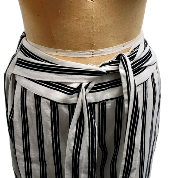 Black & White Wide Leg Linen Pants - Picture 3 of 5
